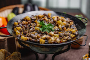 sadj mushroom potato onion parsley side view